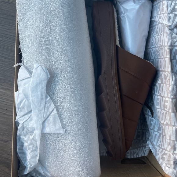 Steve Madden Chex slippers - Picture 2 of 2